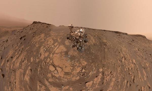 Bức ảnh selfie của robot Curiosity. Ảnh: NASA.